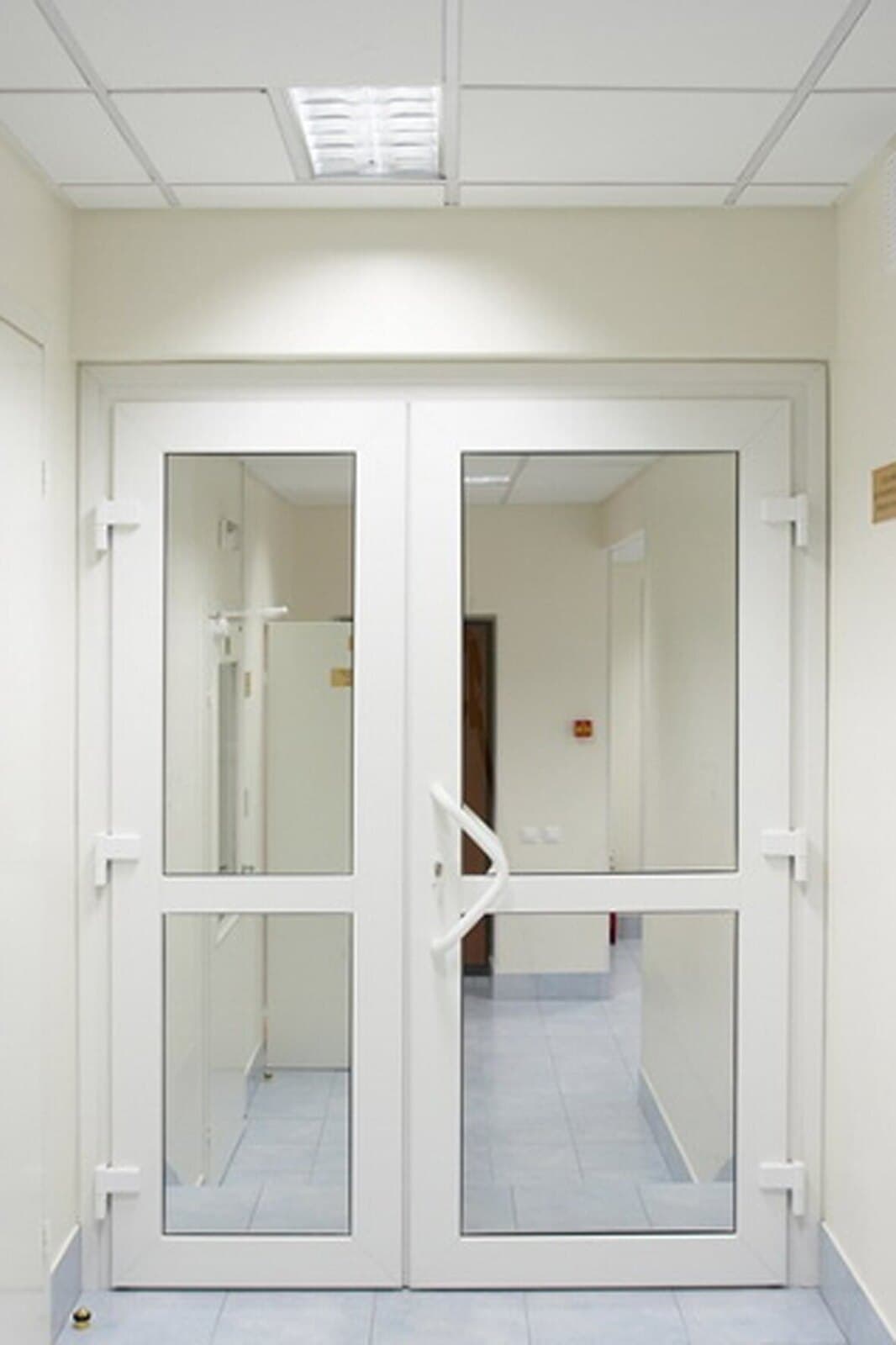 Пластиковые двери на заказ