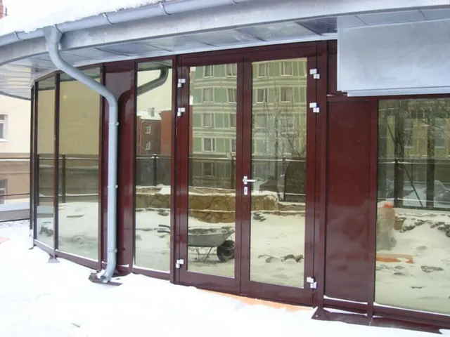 Алюминиевые двери